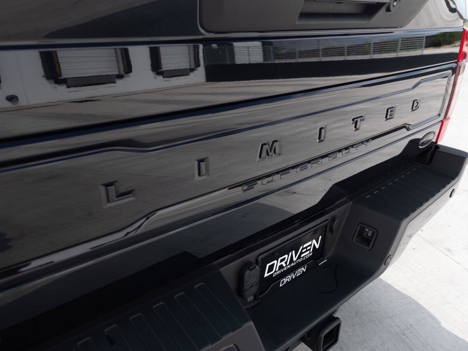 Used 2020 Ford F350 Limited AWD/4WD image 11