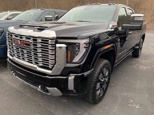 New 2026 GMC Sierra 3500 Denali w/ Denali Reserve Package image 2