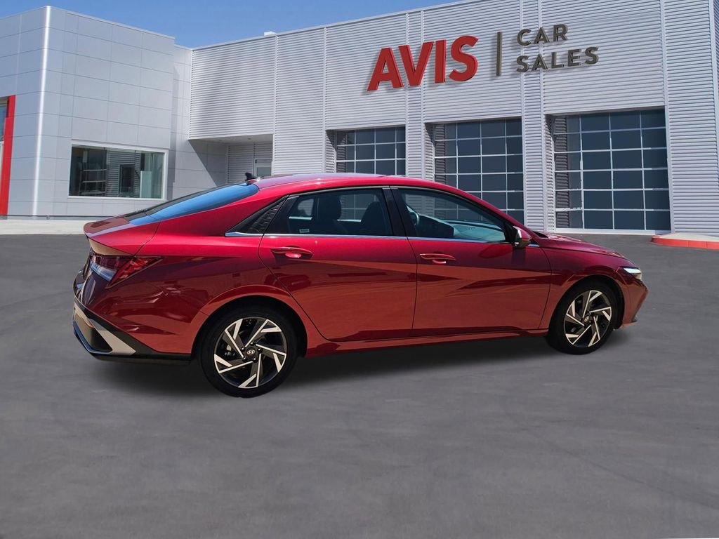 Used 2025 Hyundai Elantra SEL FWD image 7