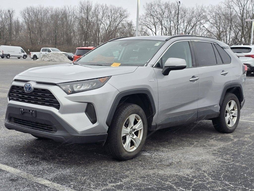 Used 2021 Toyota RAV4 LE image 3