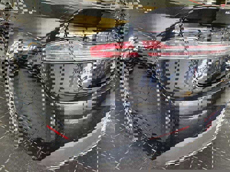 Used 2020 Lincoln MKZ image 32