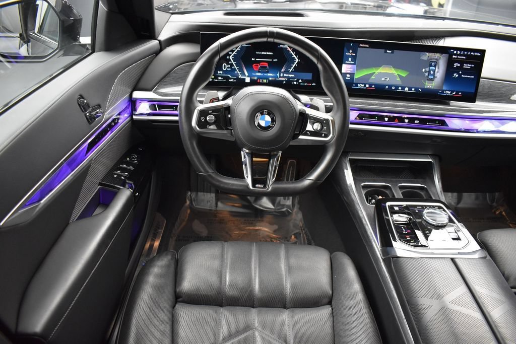 Used 2025 BMW 740i xDrive AWD/4WD image 17