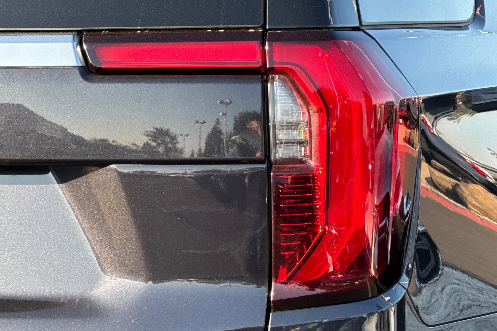 Used 2025 GMC Yukon Denali image 46