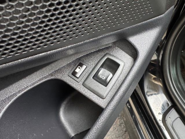 Used 2021 BMW 330e xDrive image 41