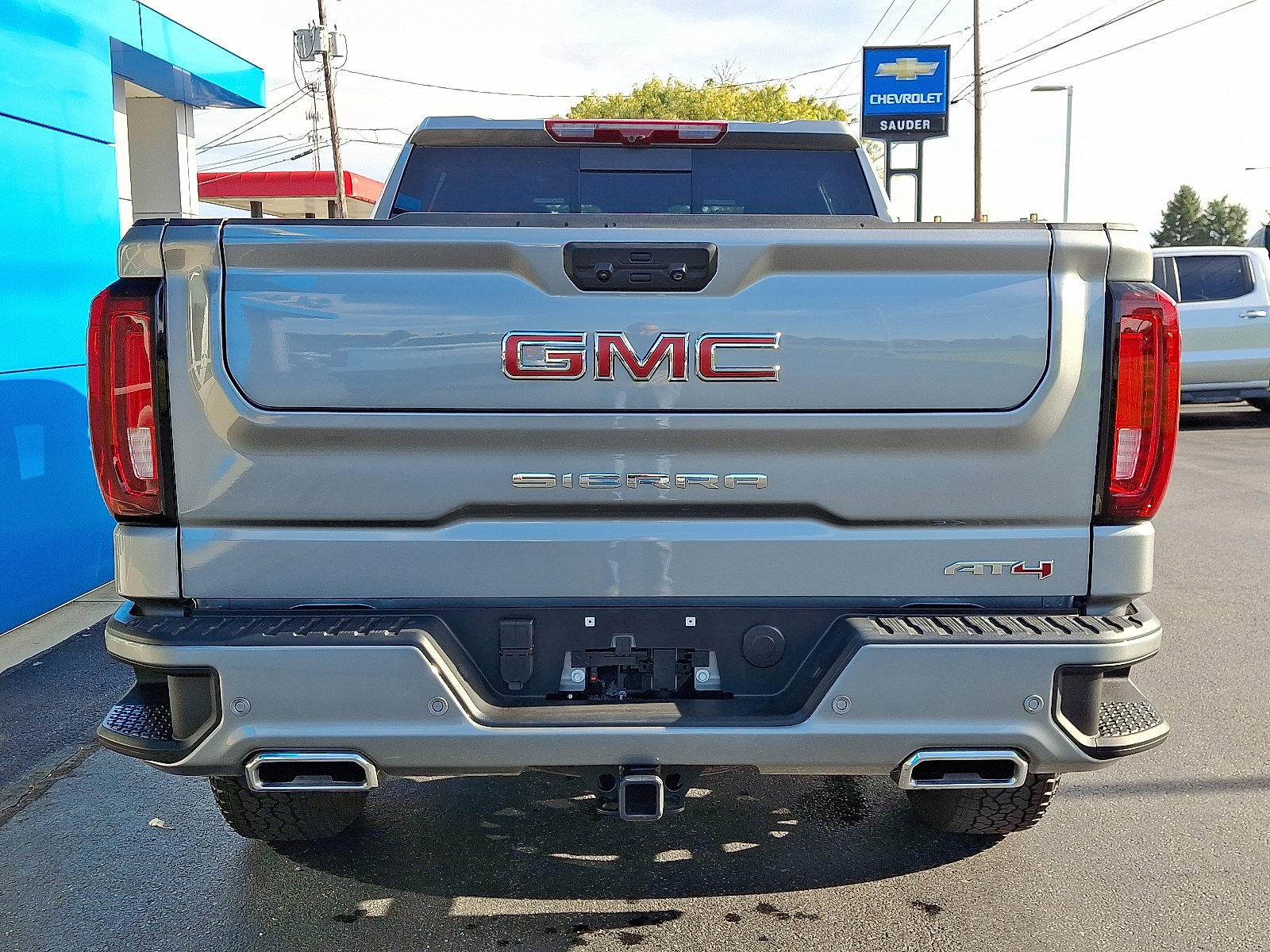 Used 2025 GMC Sierra 1500 AT4 image 5