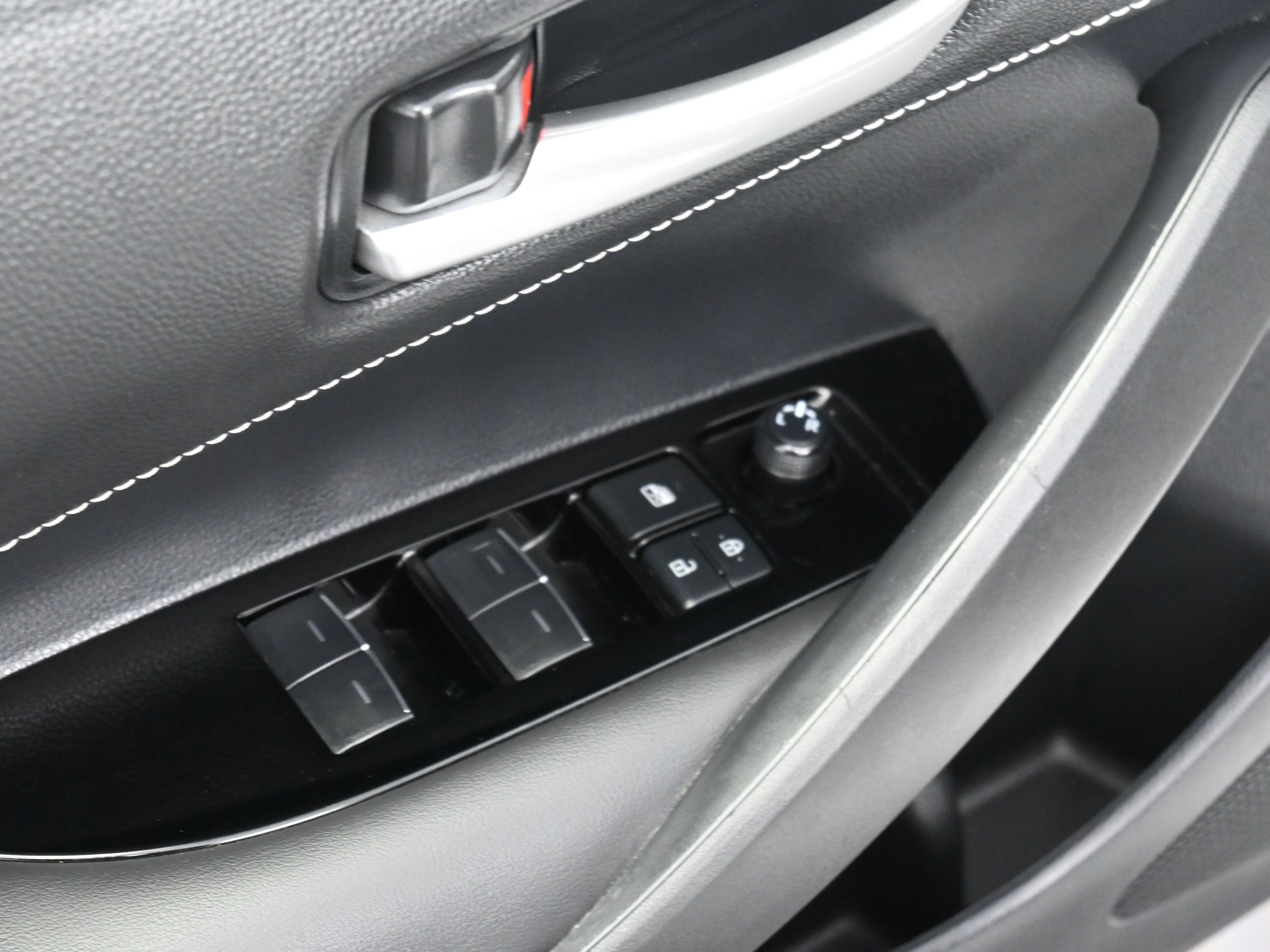 Used 2023 Toyota Corolla SE image 18