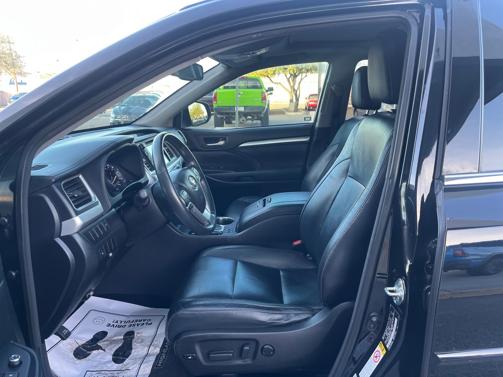 Used 2015 Toyota Highlander XLE image 14