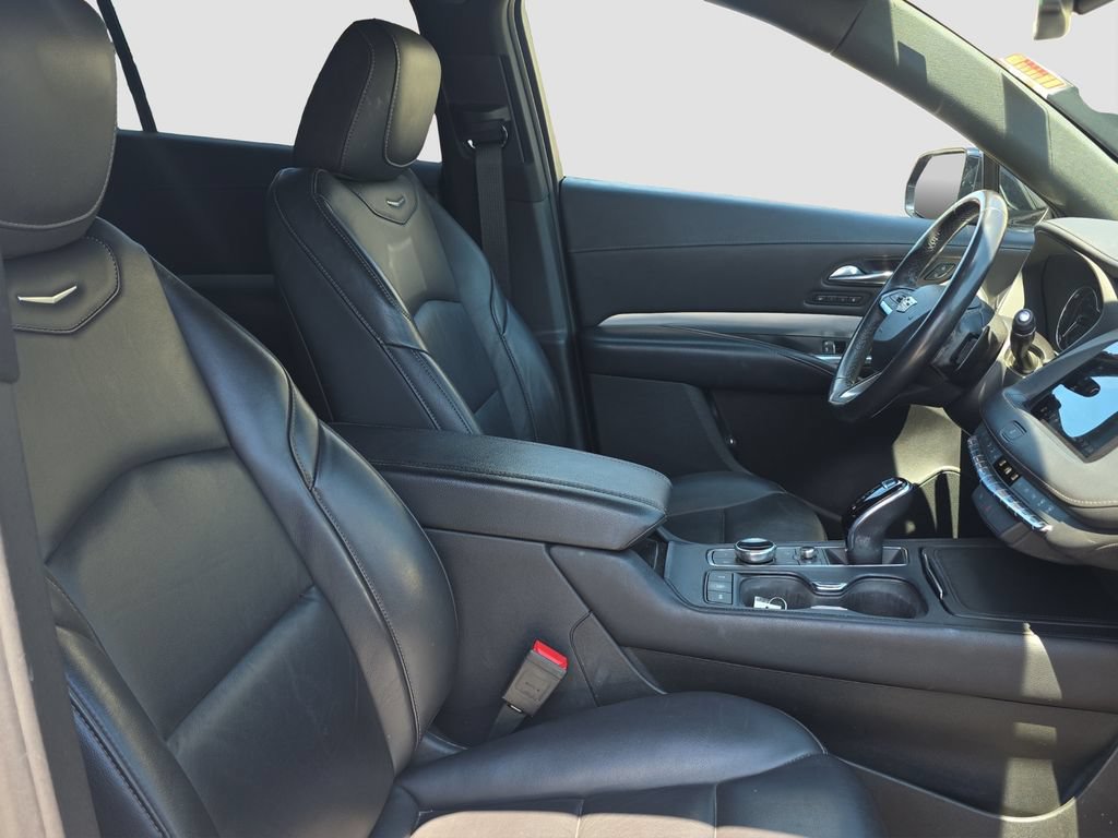 Used 2022 Cadillac XT4 Premium Luxury w/ Safety Alert Package AWD/4WD image 19