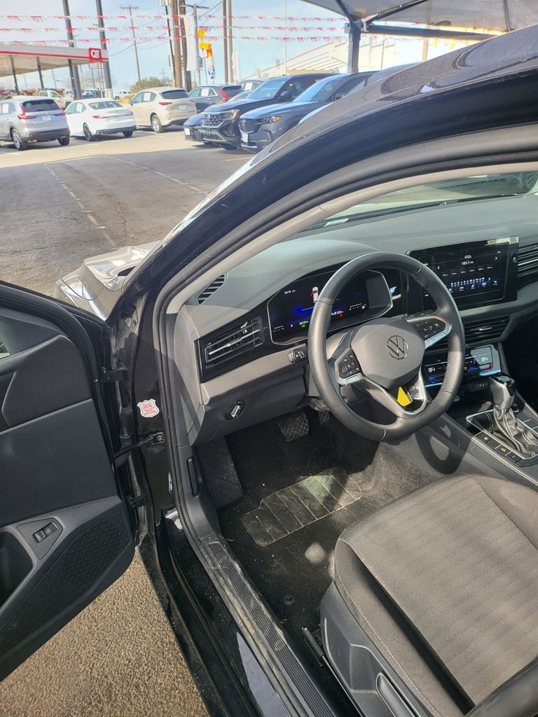 Used 2025 Volkswagen Jetta S image 4