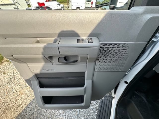 New 2027 Ford E-350 and Econoline 350 Super Duty w/ Interior Upgrade Package RWD image 21