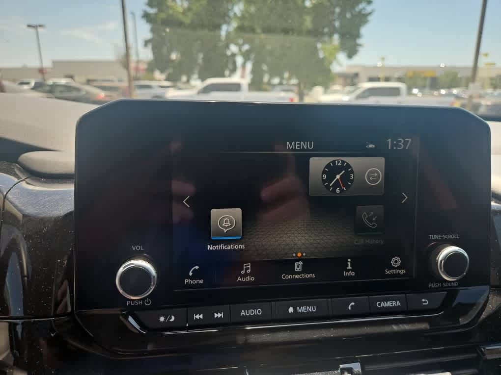 Used 2025 Nissan Pathfinder SV AWD/4WD image 15