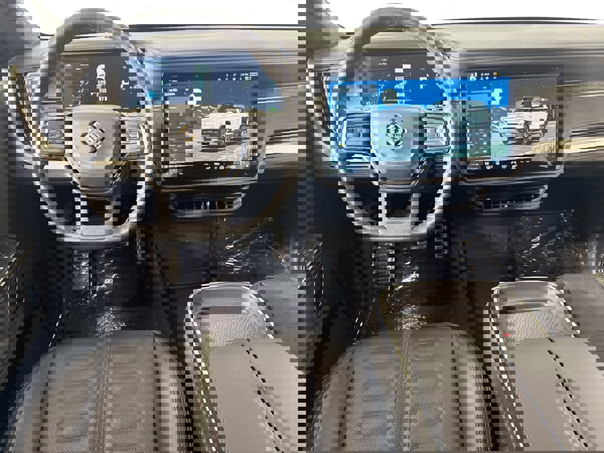 Used 2024 Rivian R1S Adventure image 25