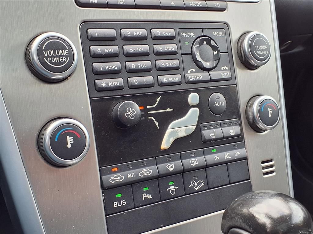 Used 2010 Volvo XC60 T6 image 24