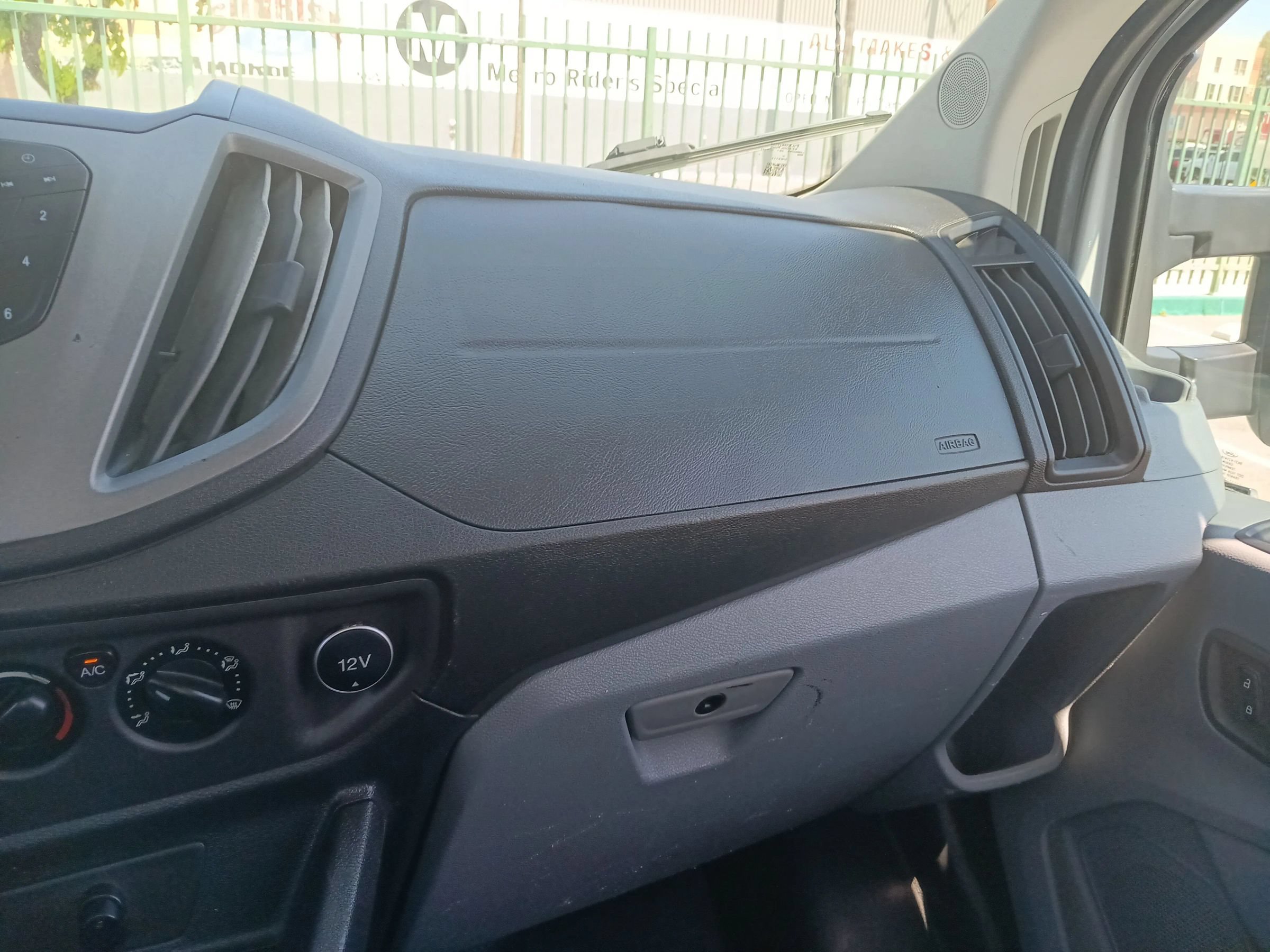 Used 2019 Ford Transit 250 138 RWD image 17