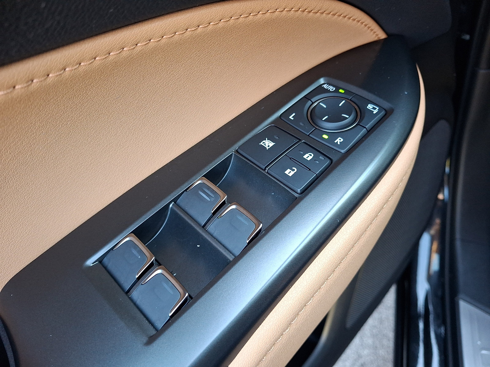 Certified 2025 Lexus NX 350 AWD w/ Accessory Package (2T) image 26