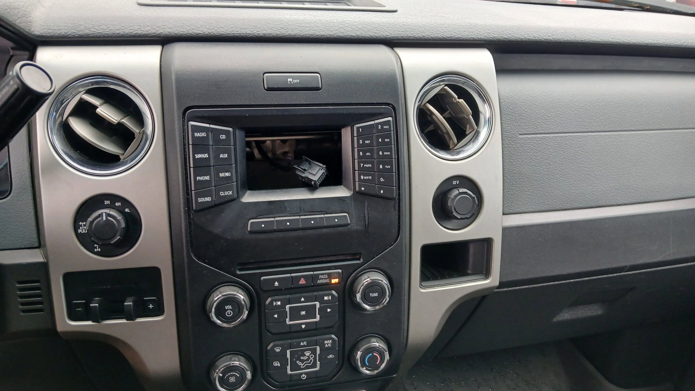 Used 2013 Ford F150 XLT w/ XTR Pkg image 25