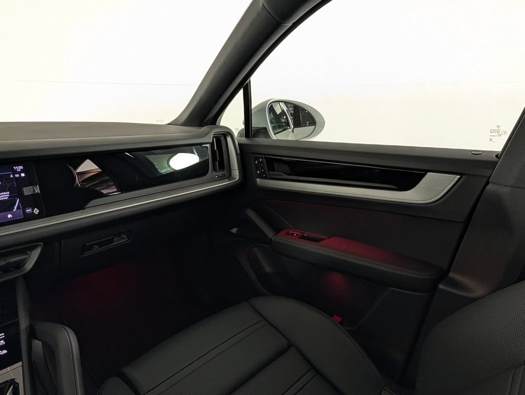 New 2026 Porsche Cayenne Coupe AWD/4WD image 23