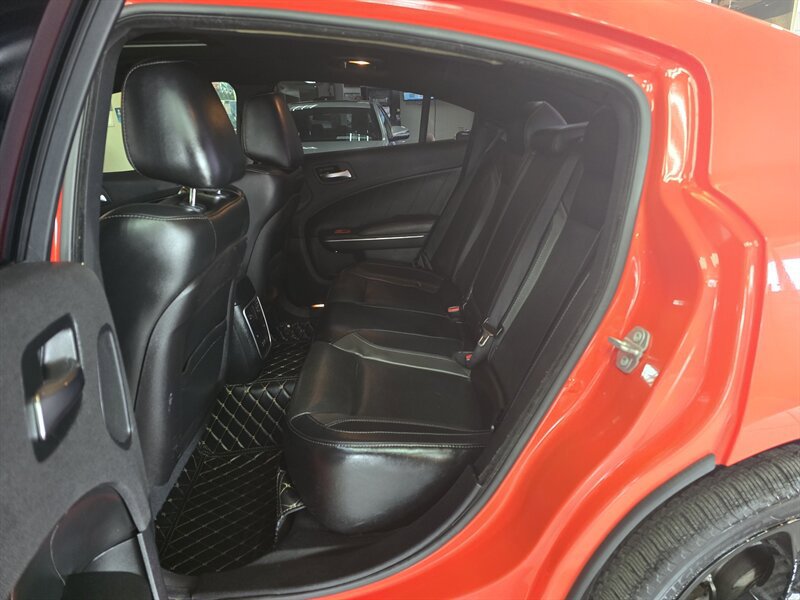 Used 2017 Dodge Charger R/T w/ Plus Group RWD image 12