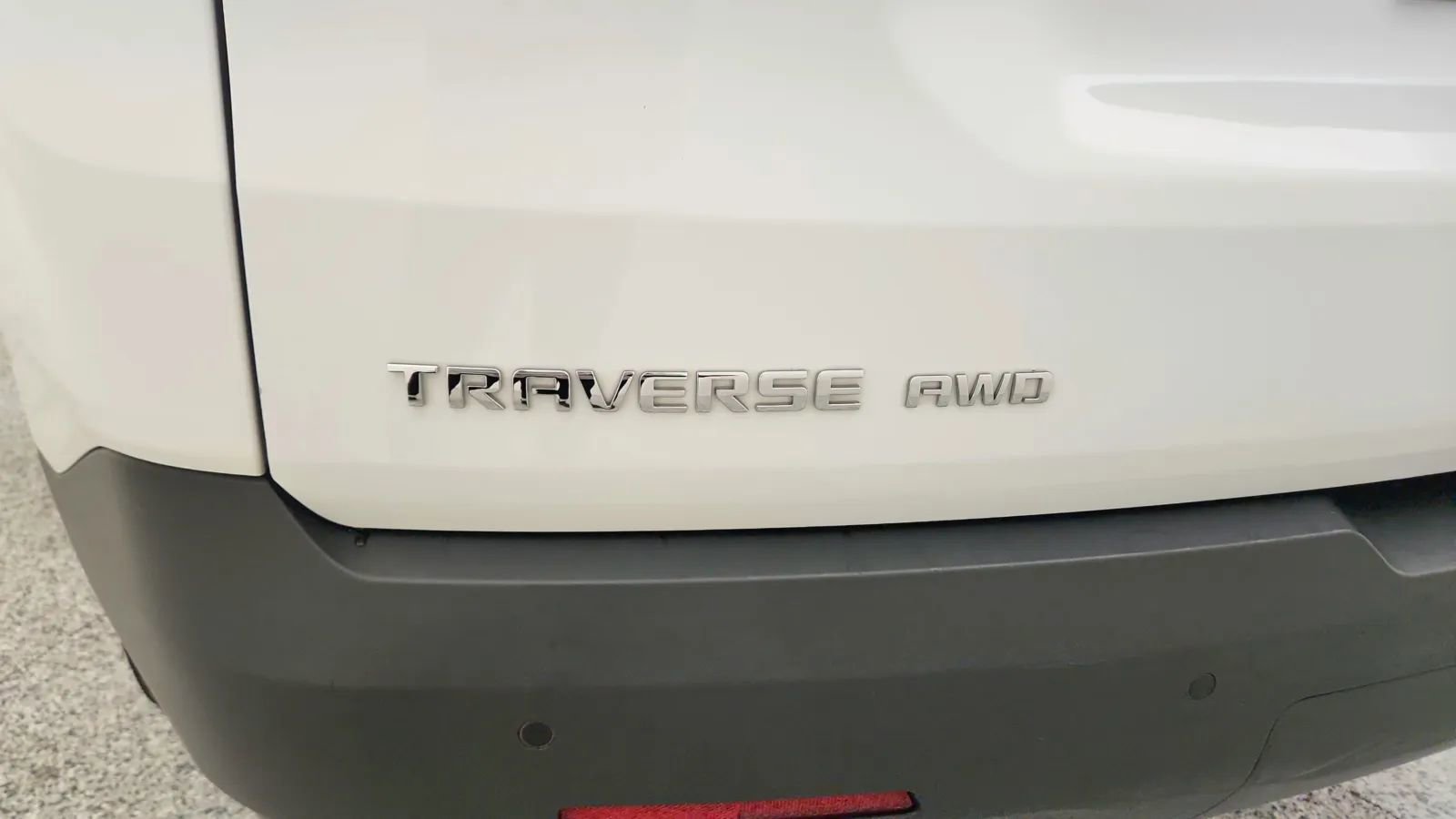 Used 2023 Chevrolet Traverse LT image 17