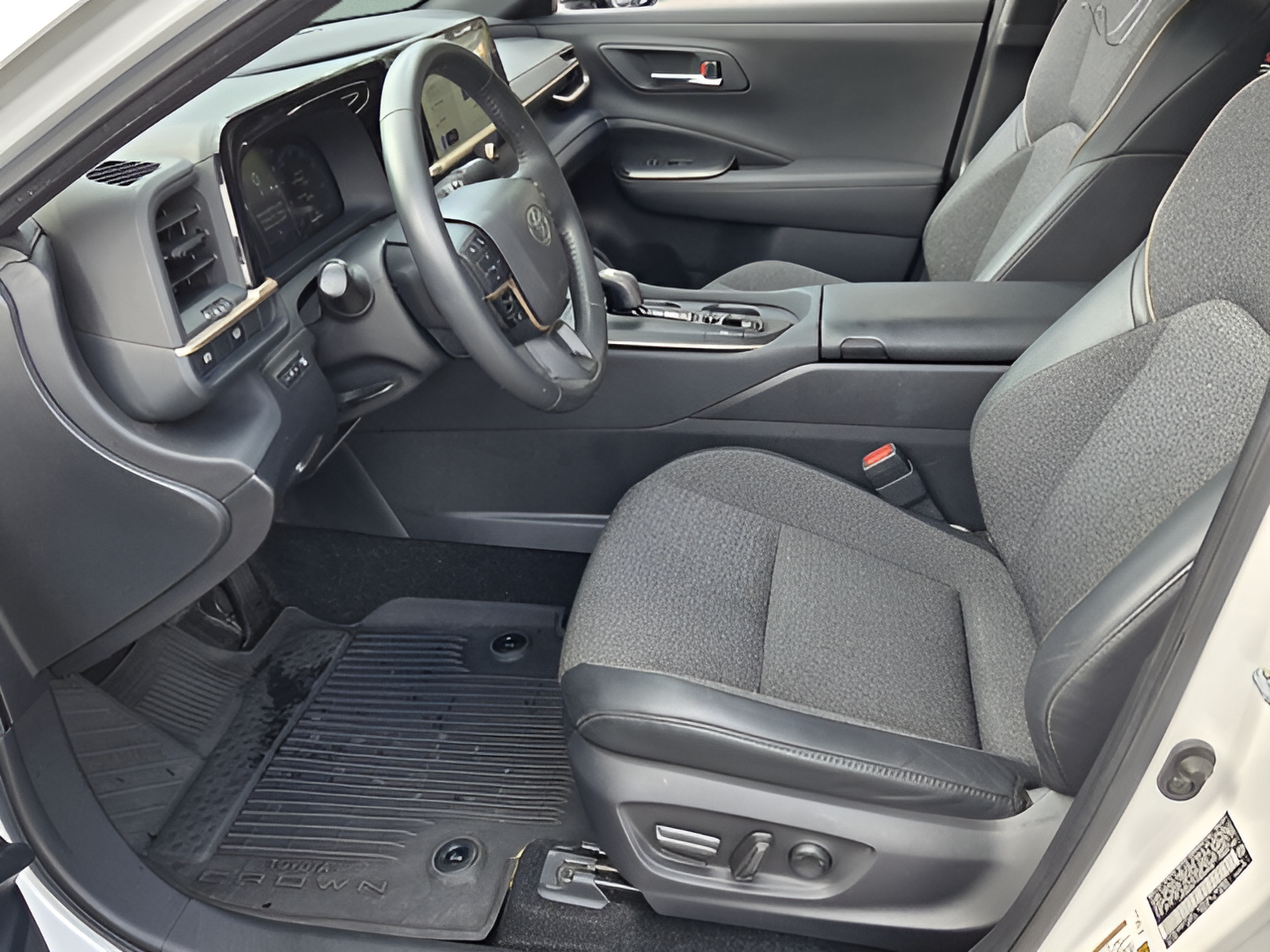 Used 2023 Toyota Crown AWD/4WD image 9