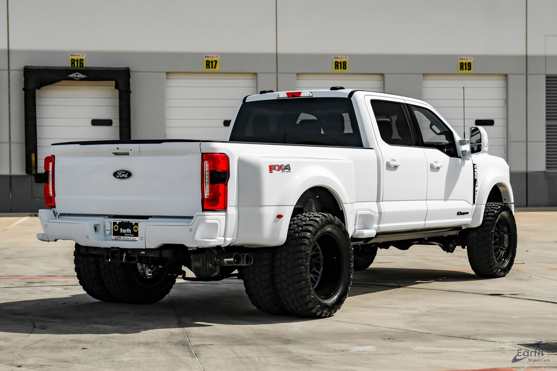 Used 2026 Ford F450 Lariat w/ FX4 Off-Road Package image 17