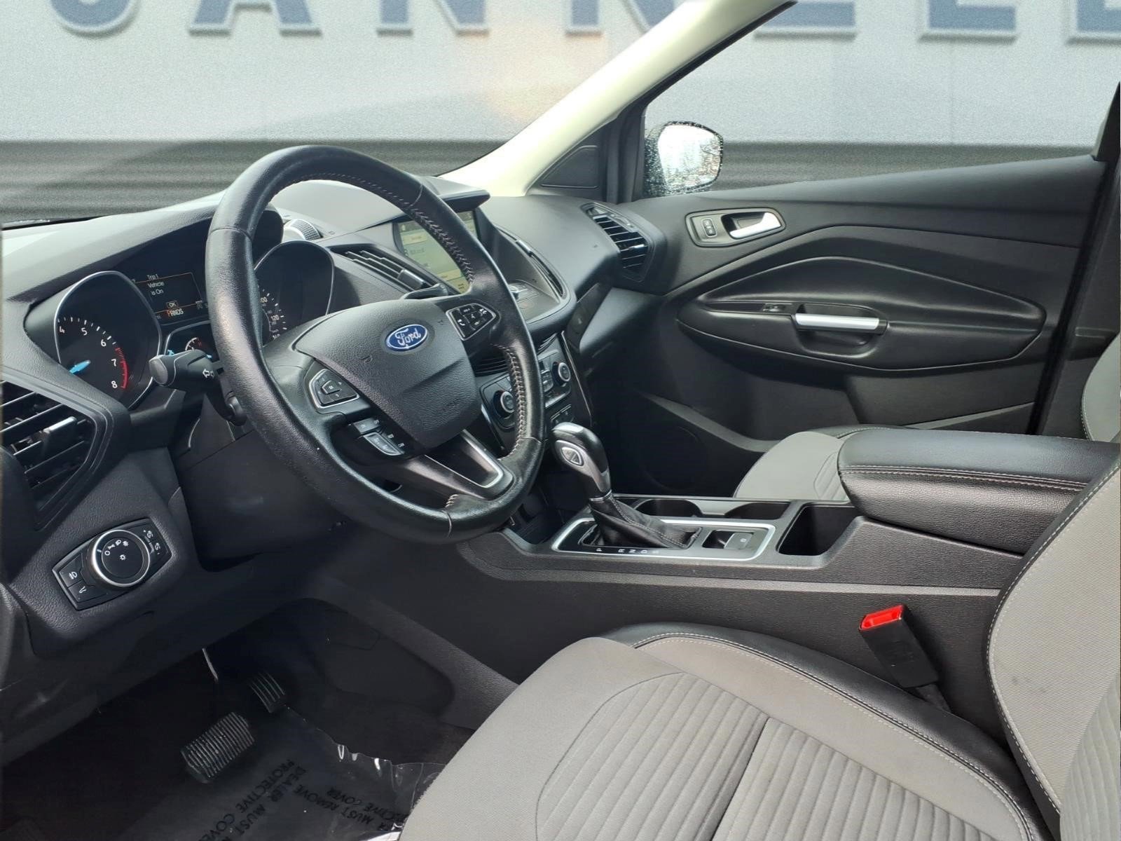 Used 2019 Ford Escape SE image 16