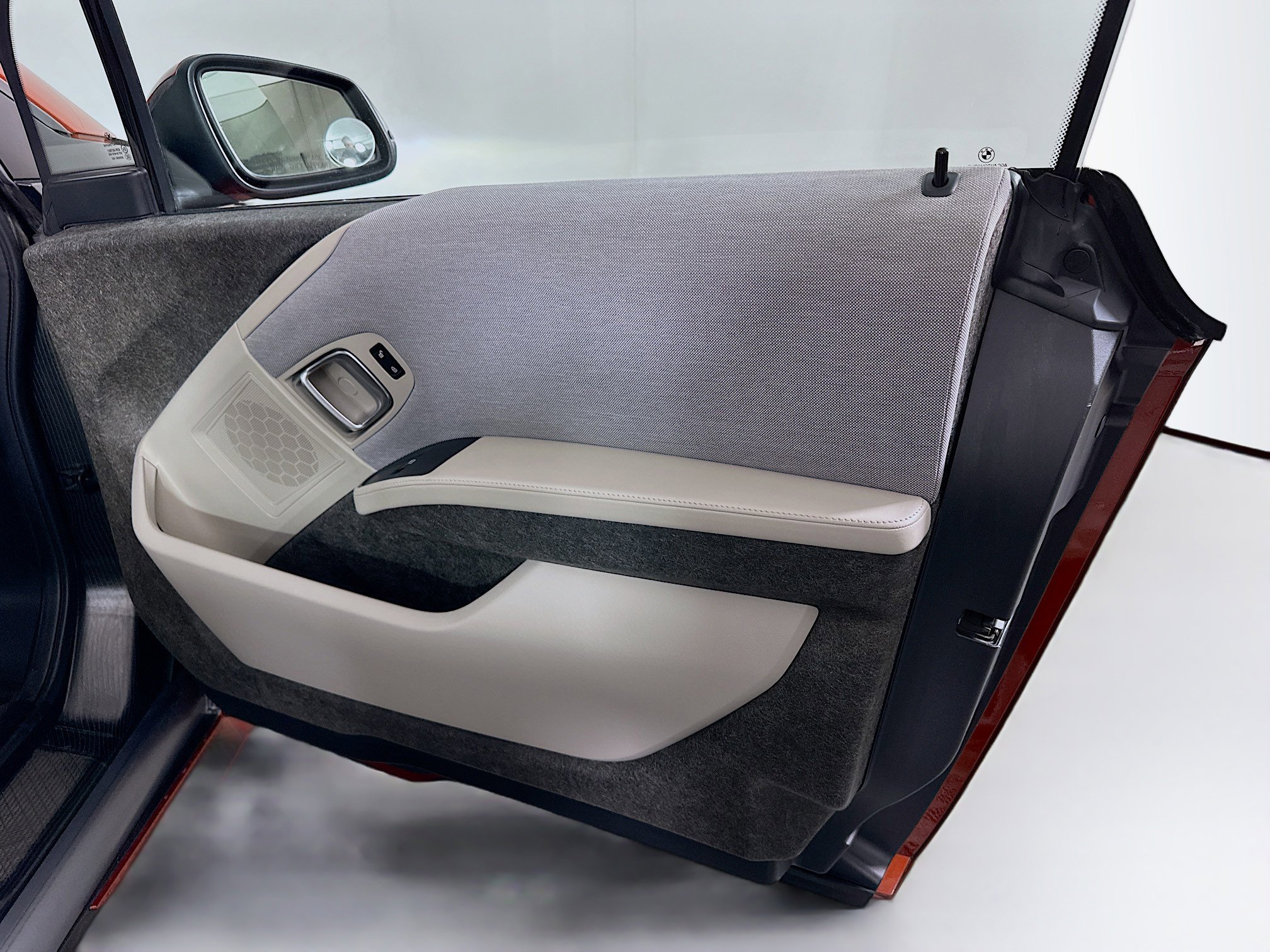 Used 2014 BMW i3 w/ Range Extender image 30