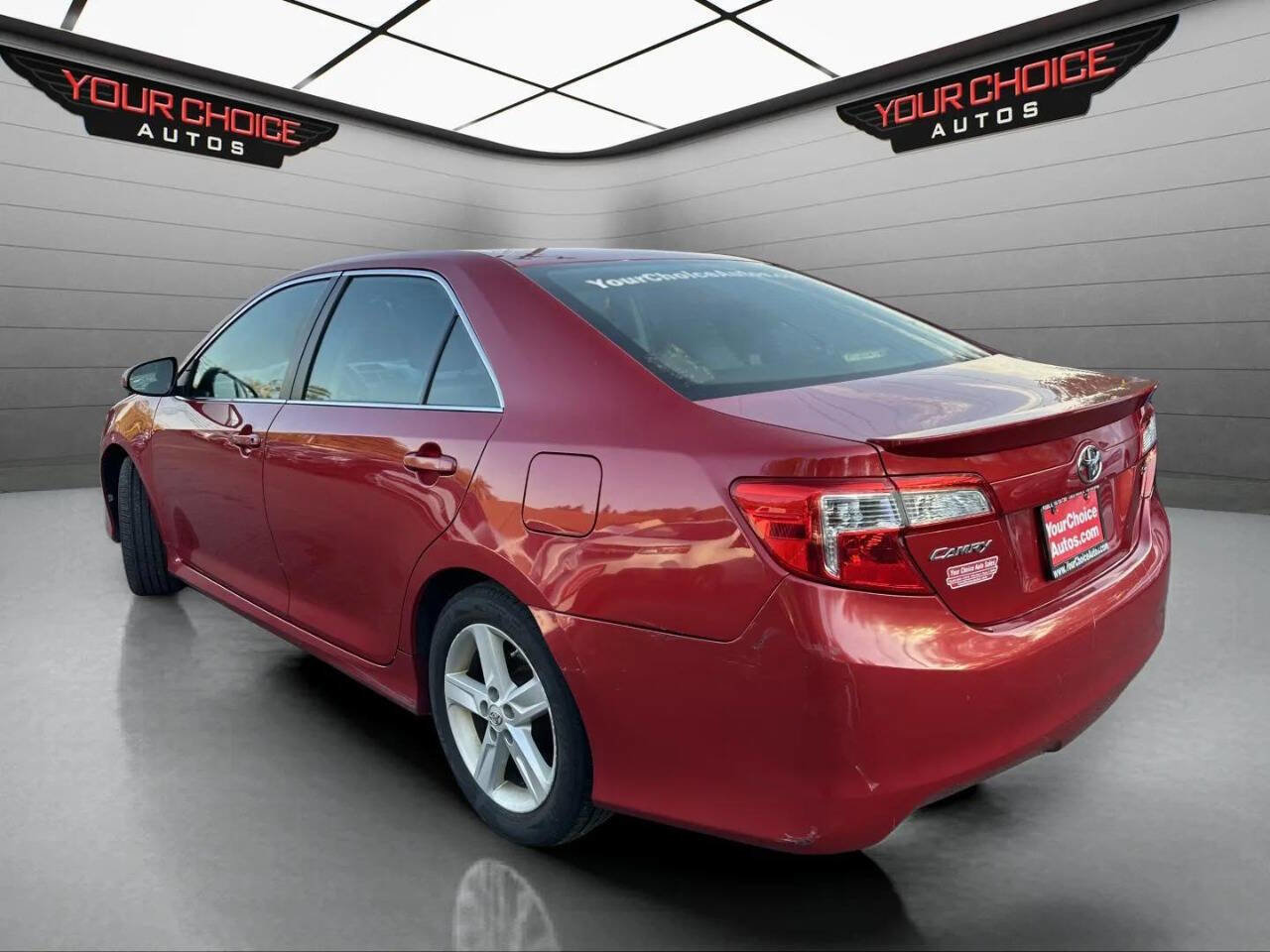 Used 2014 Toyota Camry SE image 3