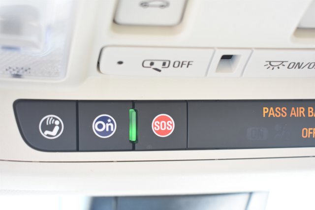 Used 2024 Cadillac XT6 Premium Luxury w/ Technology Package image 32