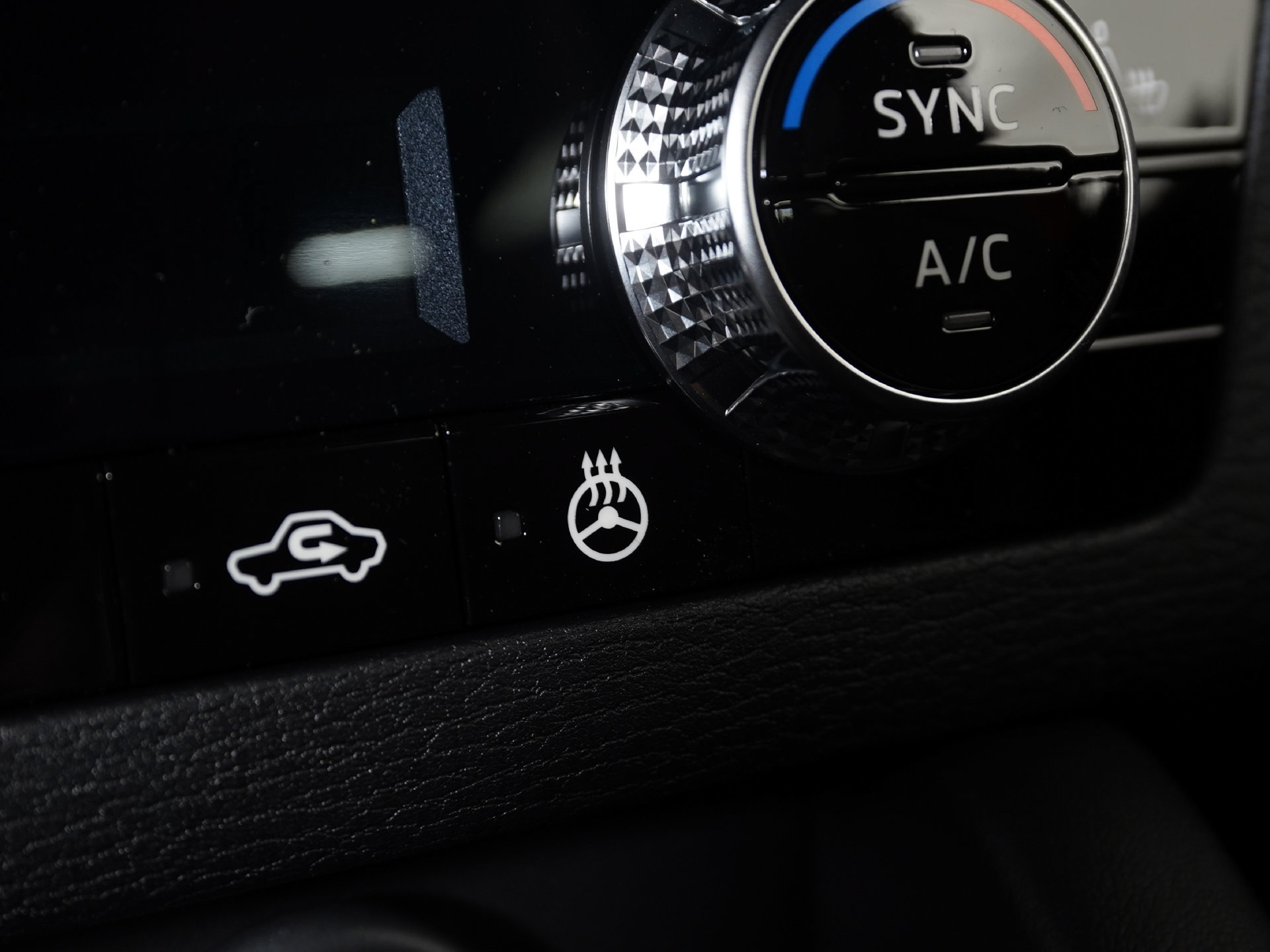 New 2026 Mitsubishi Outlander LE FWD image 16