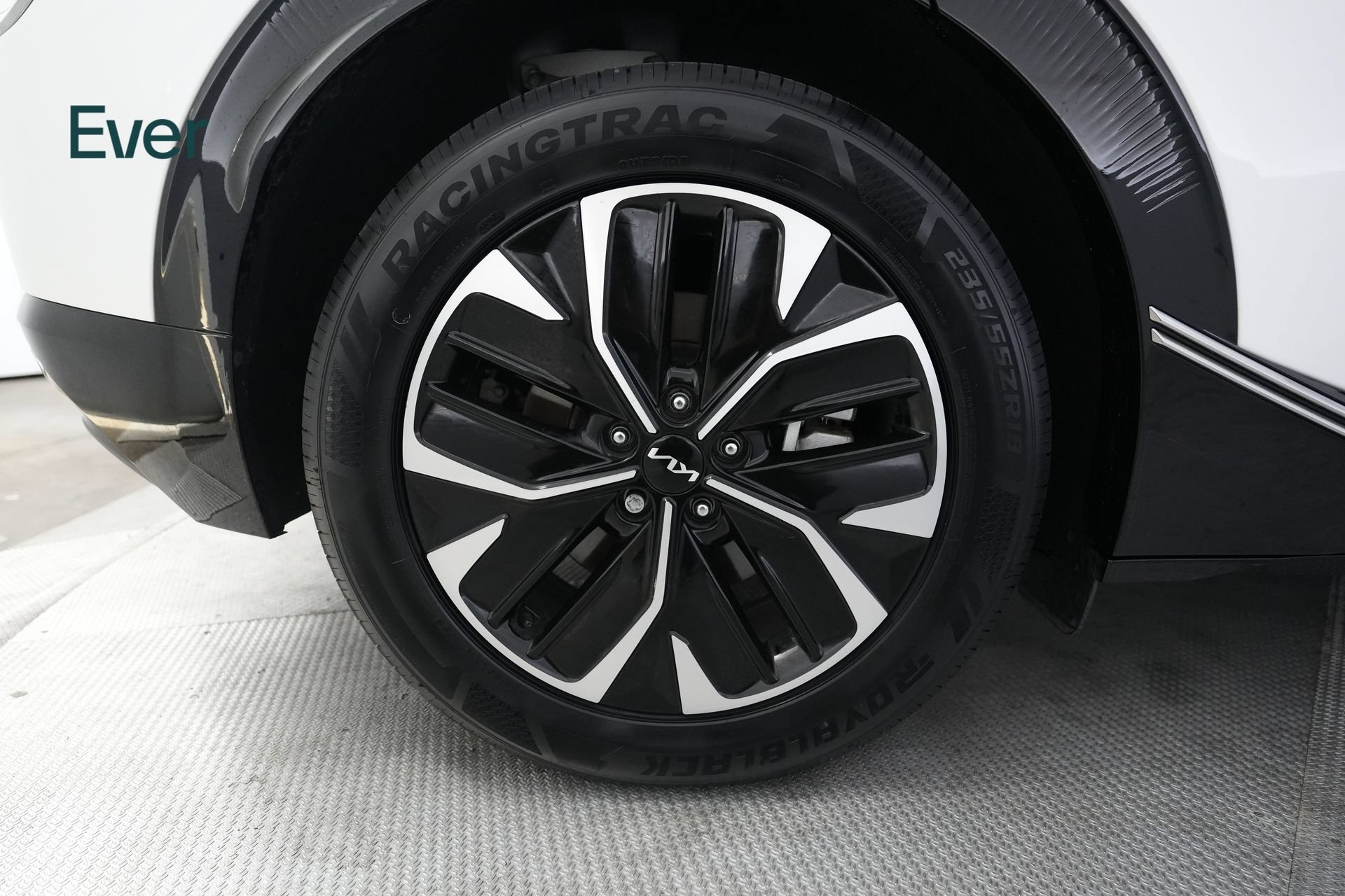 Used 2024 Kia EV6 Wind RWD image 21