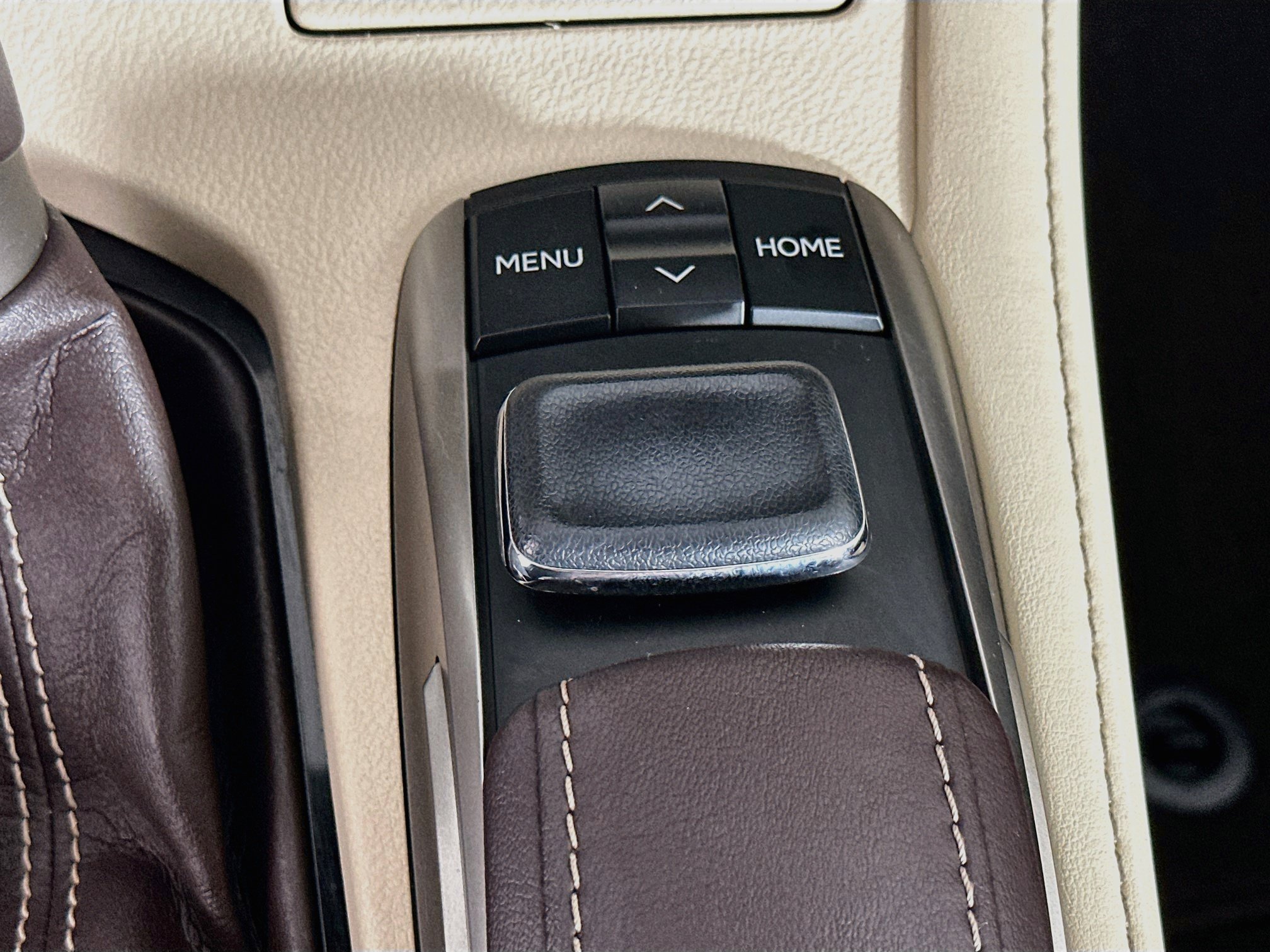 Used 2016 Lexus ES 350 w/ Ultra Luxury Package FWD image 26