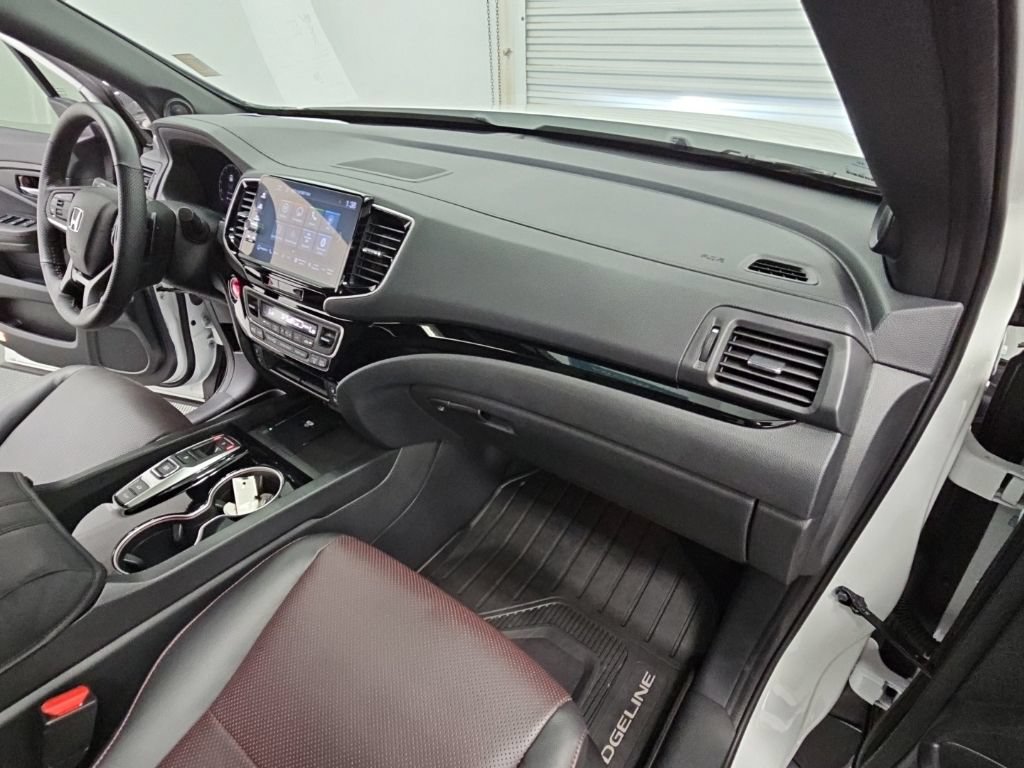 Used 2025 Honda Ridgeline Black Edition image 43