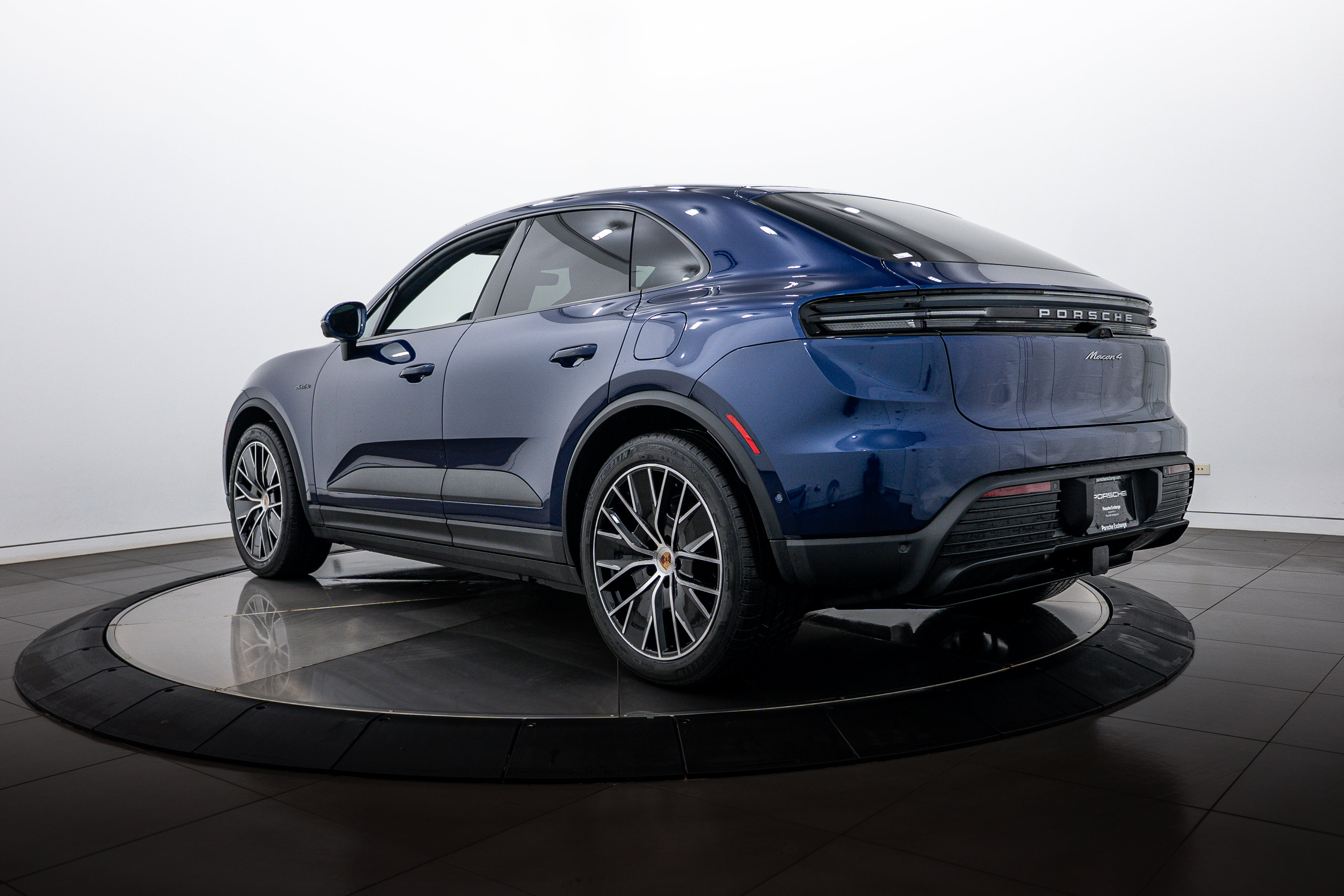 New 2026 Porsche Macan 4 Electric AWD/4WD image 3