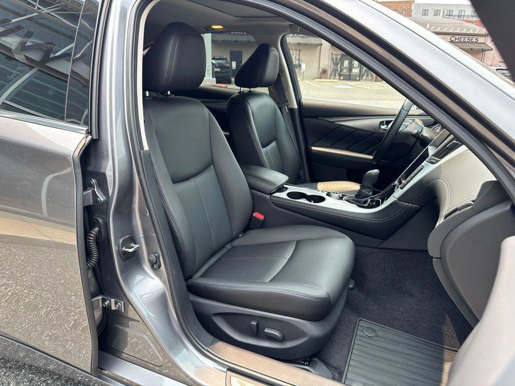 Used 2020 INFINITI Q50 Luxe w/ Cargo Package AWD/4WD image 28