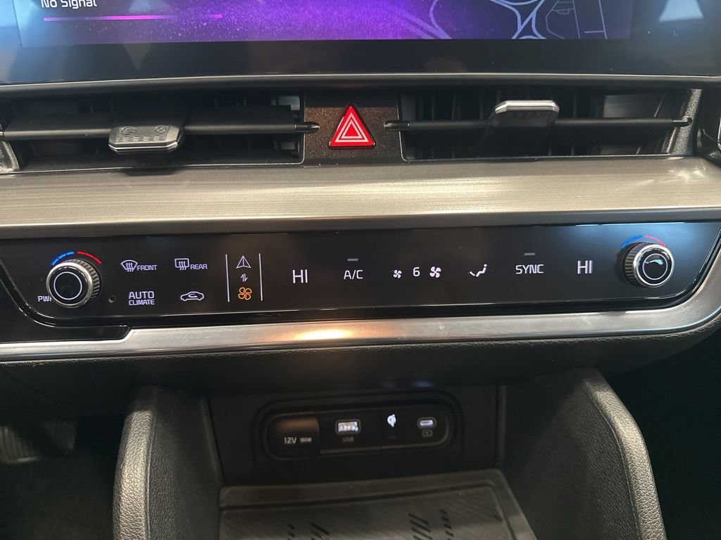 Certified 2024 Kia Sportage EX AWD/4WD image 16