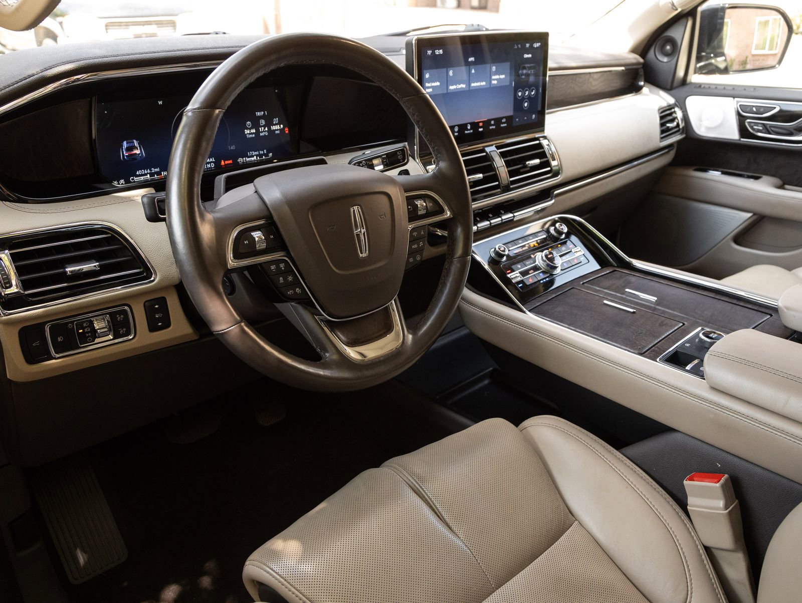 Used 2022 Lincoln Navigator L Reserve AWD/4WD image 4