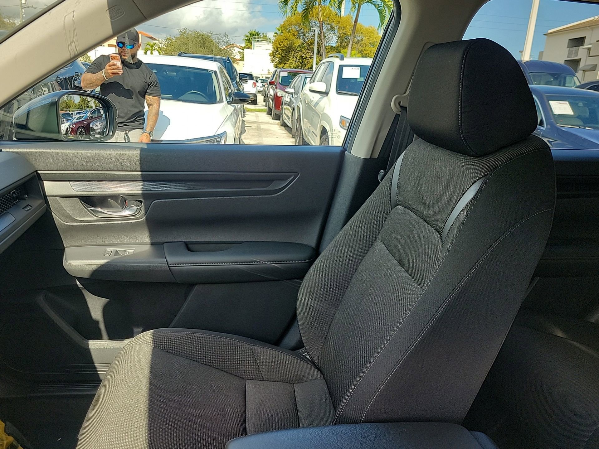 Used 2025 Honda CR-V EX image 21