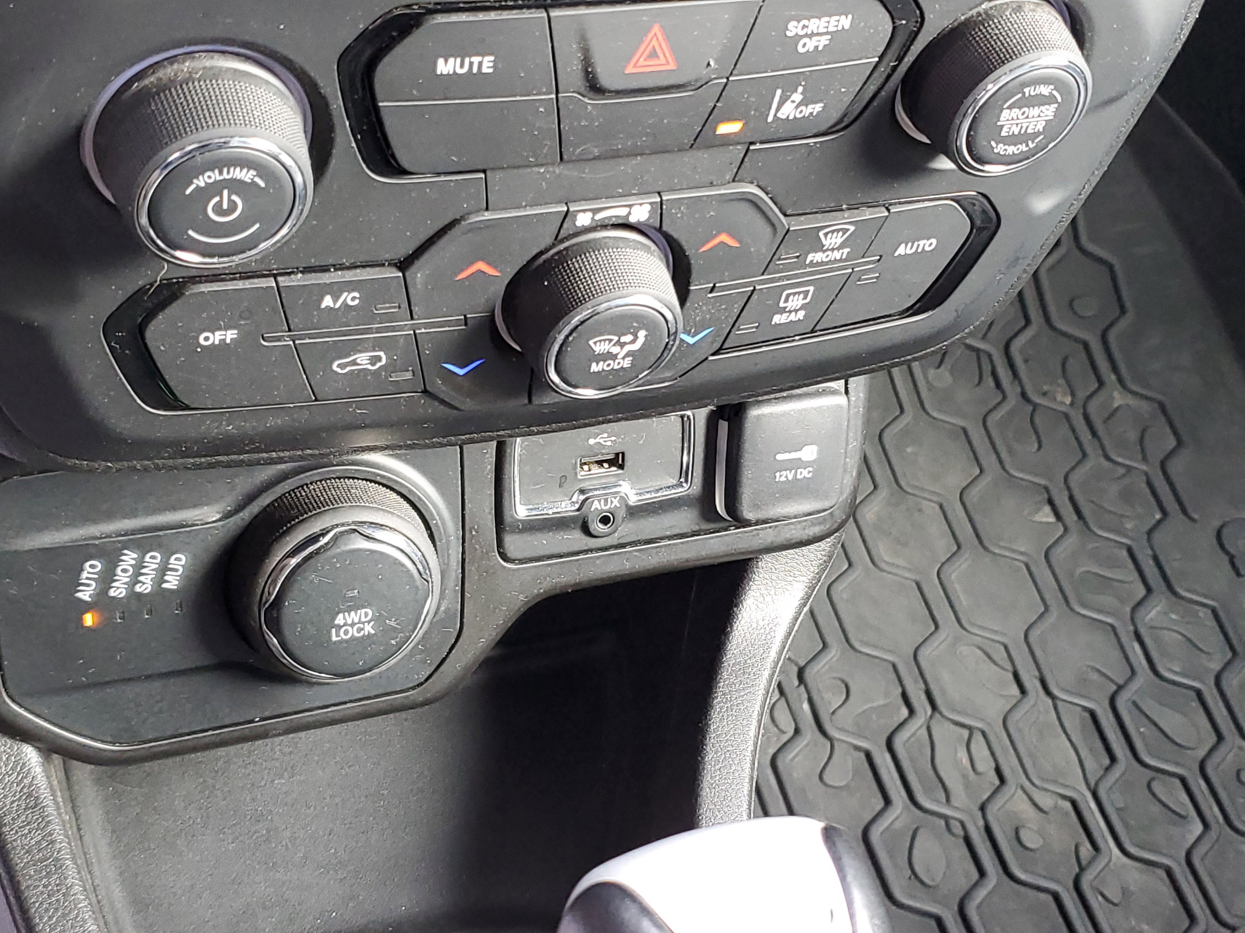 Used 2021 Jeep Renegade Limited image 25