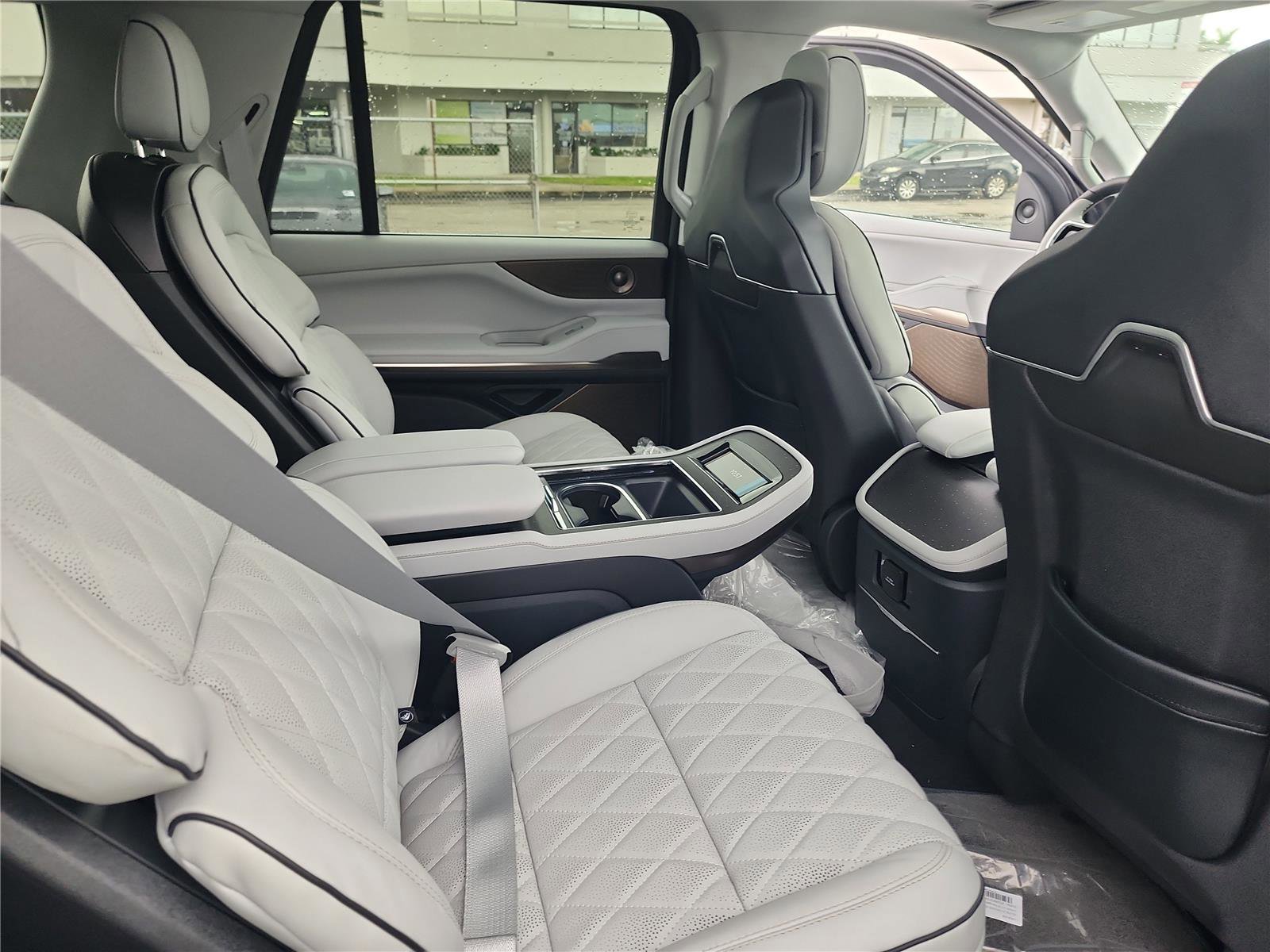 New 2026 Lincoln Navigator L Black Label AWD/4WD image 23