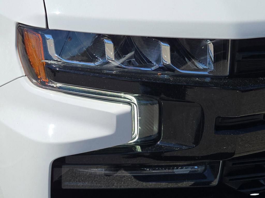 Used 2021 Chevrolet Silverado 1500 LT Trail Boss w/ LPO, Dark Essentials Package image 5