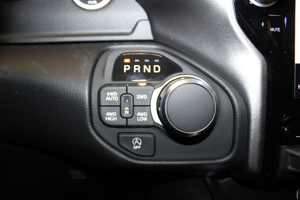 New 2026 RAM 1500 4x4 Crew Cab image 12
