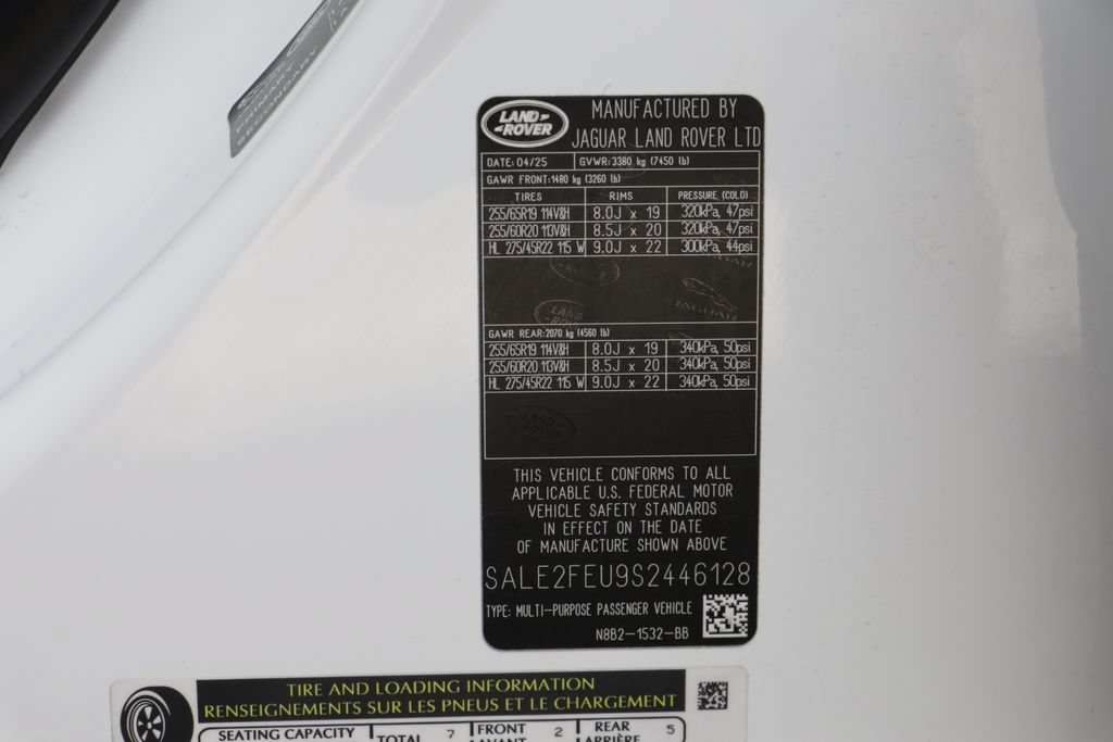 Certified 2025 Land Rover Defender 130 X-Dynamic SE AWD/4WD image 25