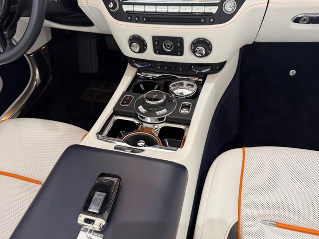 Used 2016 Rolls-Royce Dawn RWD image 16
