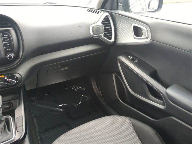 Used 2020 Kia Soul LX image 17