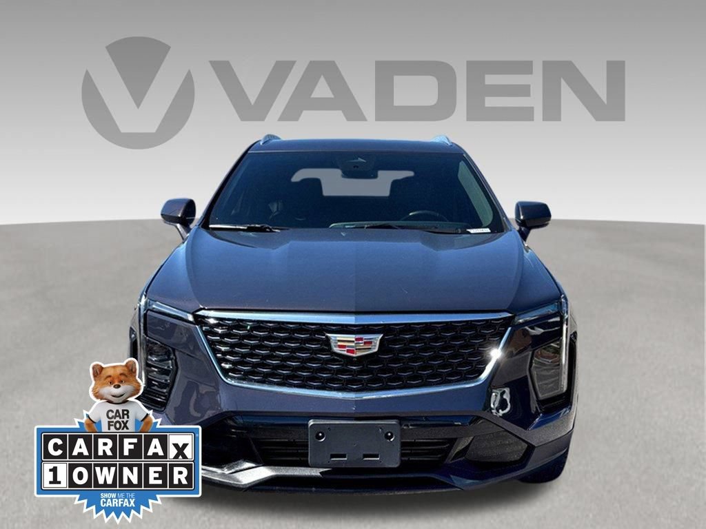 Used 2025 Cadillac XT4 Premium Luxury AWD/4WD image 2