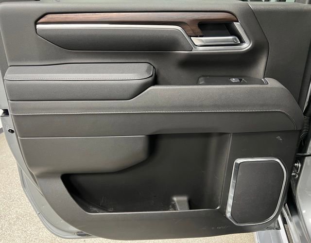 Used 2025 GMC Sierra 3500 SLT w/ SLT Premium Package image 38