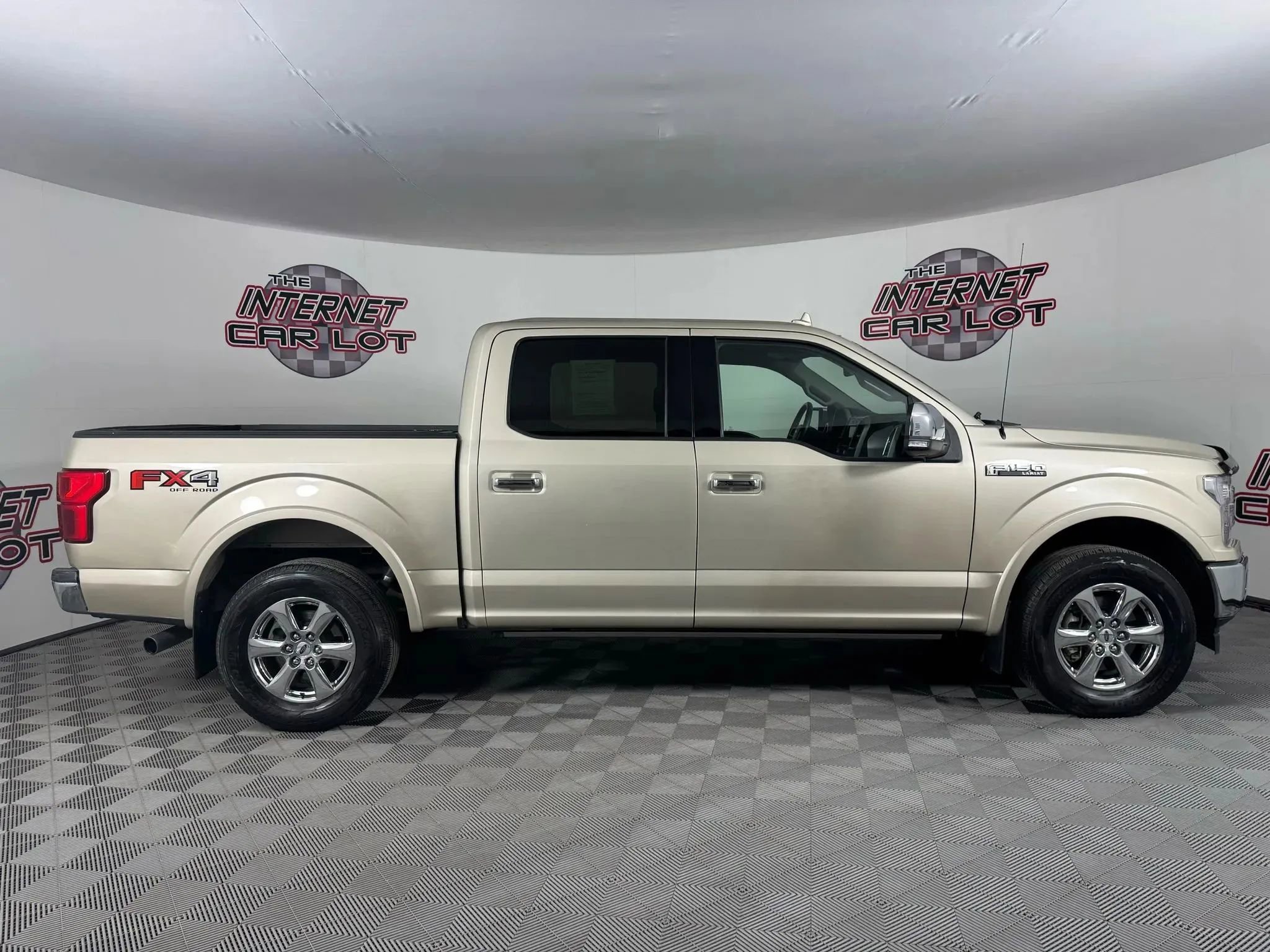 Used 2018 Ford F150 Lariat w/ Equipment Group 502A Luxury image 8