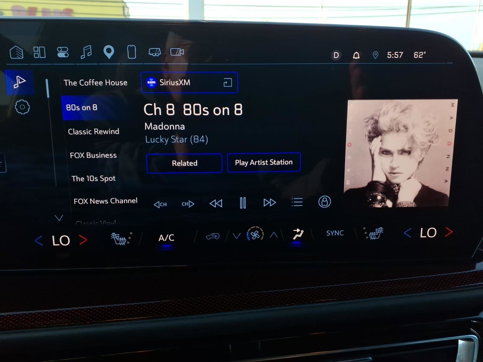 Certified 2025 Chevrolet Traverse Z71 w/ Driver Confidence Package AWD/4WD image 31