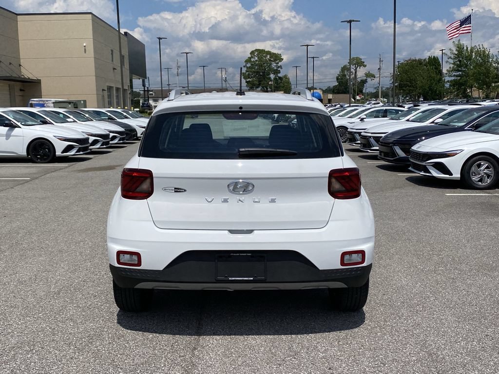 New 2026 Hyundai Venue SEL FWD image 7